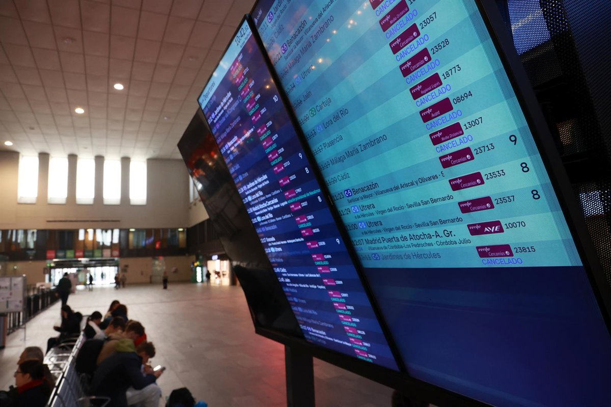 El uso del transporte público crece un 3,7% en 2025 y supera los 5.784 millones de pasajeros