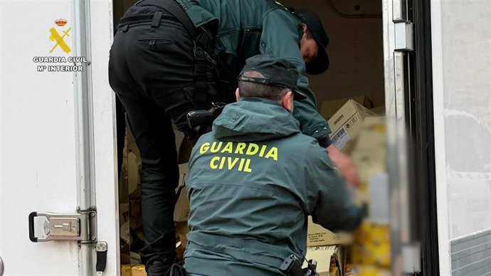 Imagen facilitada por la Guardia Civil sobre la recuperación del material recuperado en Zamora