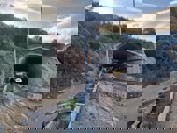 Un río atmosférico provoca el desprendimiento del final del túnel de Valdeinfierno en la A-381 en Los Barrios (Cádiz)