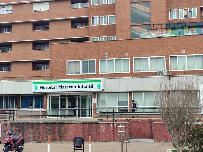 Entrada al Hospital Materno Infantil de Badajoz.