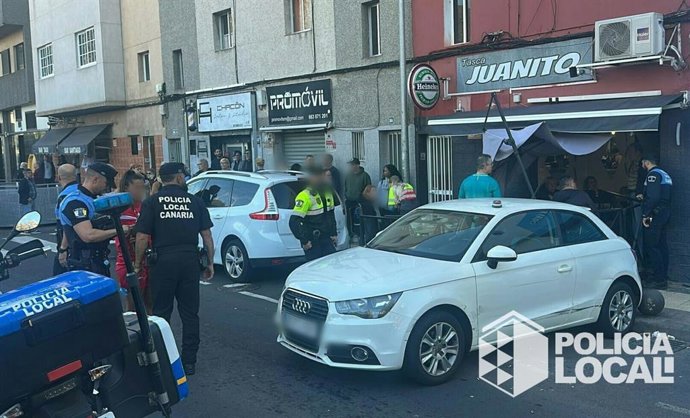 Un coche embiste la terraza de un bar en Santa Cruz de Tenerife y deja siete personas heridas de carácter leve