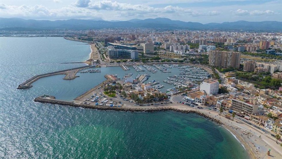 Archivo - Vista aérea del Club Náutico de Portitxol en Palma.