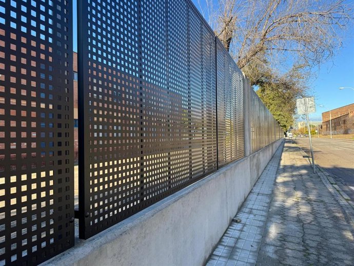 Cerramiento del CEIP Paz y Amistad del Polígono Sur de Sevilla
