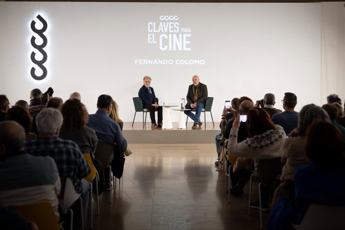 Archivo - Arxiu- El Centre del Carme obri CCCClaves per al cinema amb Fernando Colomo i José Luis Alcaine i la seua comèdia sobre art rodada amb telèfons mòbils