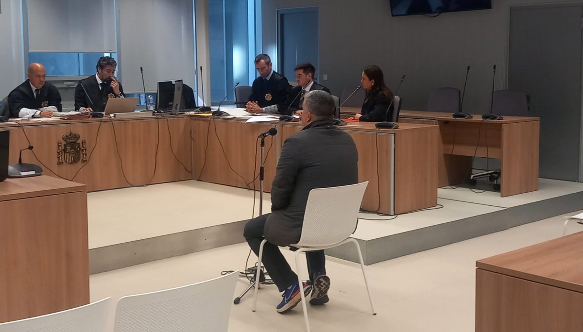 El modus operandi del exentrenador Varea era  siempre el mismo; generar entorno dominante y prometer mejoras deportivas 