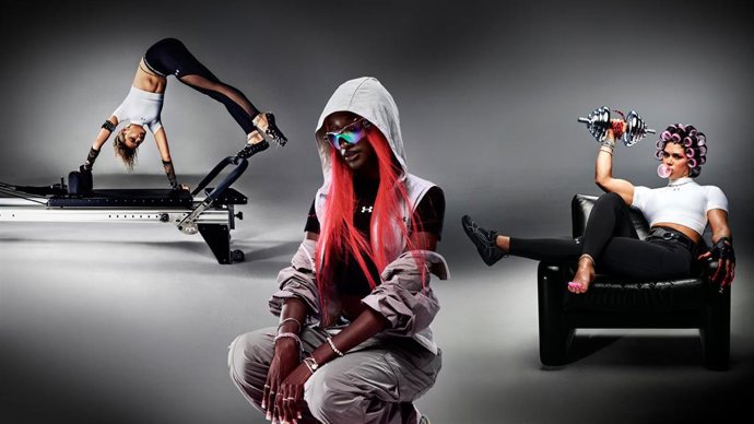 Under Armour presenta su nueva camiseta HeatGear Baselayer para mujer.