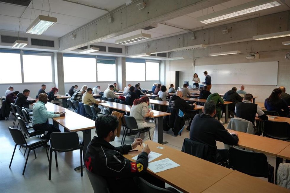 Aspirantes a taxista en el examen de febrero en la UIB.