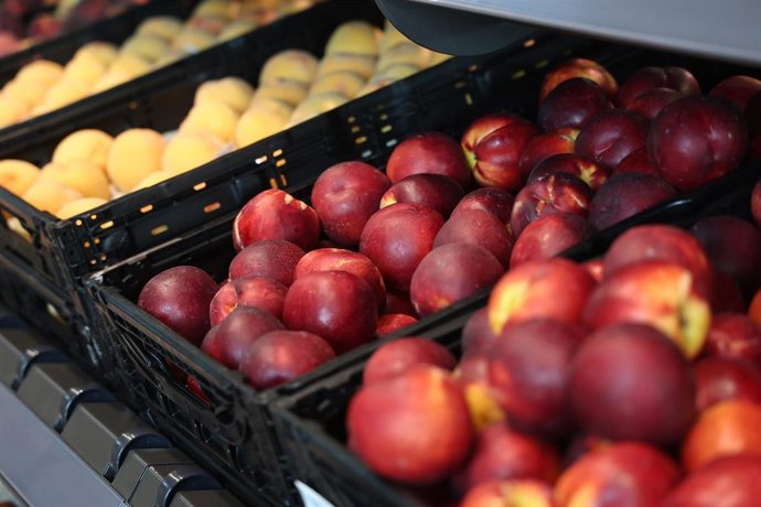 Archivo - Aldi prevé comprar 18.300 toneladas de fruta a proveedores nacionales este verano procedentes en parte de C-LM