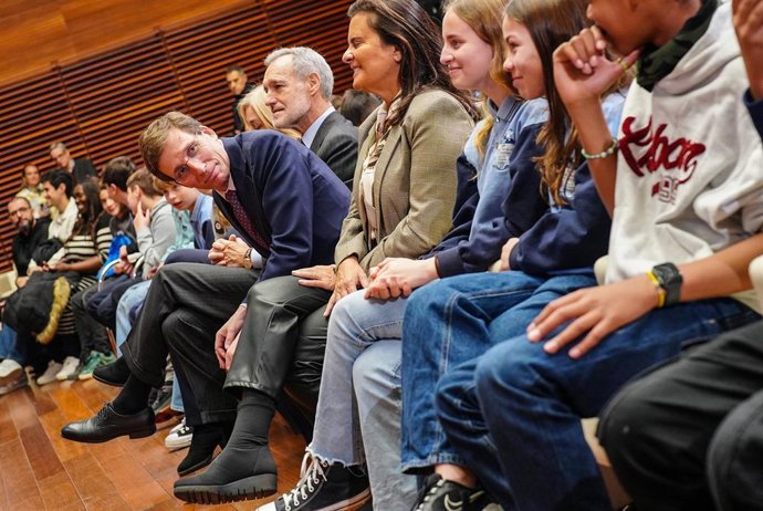 Ocho de cada 10 adolescentes han sufrido acoso online