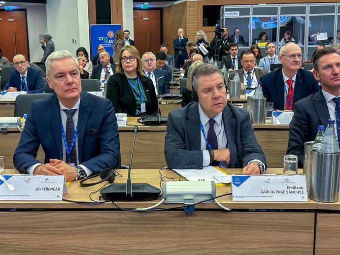 El presidente regional, Emiliano García-Page, participa en Nicosia, en la 238ª reunión de la Mesa del Comité de las Regiones.