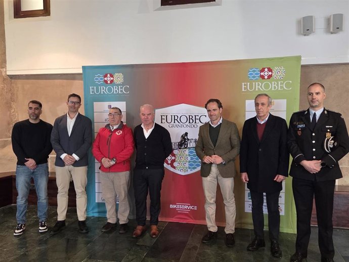 Autoridades, organizadores y colaboradores del EuroBEC Granfondo 2026.