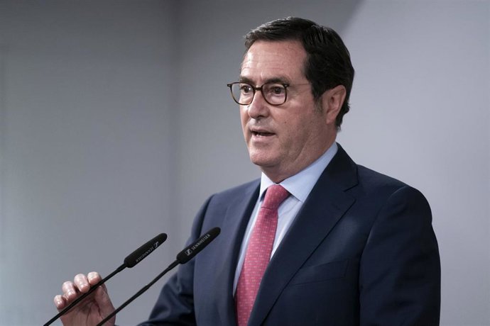 Archivo - El presidente de la CEOE, Antonio Garamendi, en una imagen de archivo
