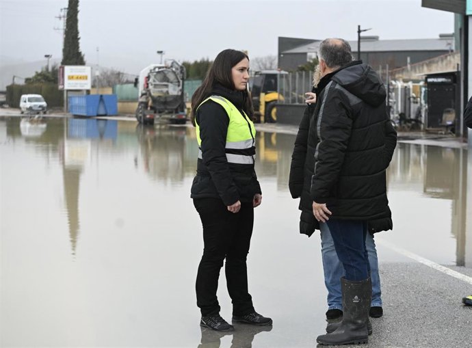 La diputada de Presidencia, María Vera, en su visita a Huétor Tájar (Granada) con motivo de las últimas lluvias