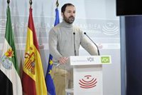 Vox sigue "con la mano tendida" al PP, al que pide "garantías" de que se produzca un "giro radical" en las políticas