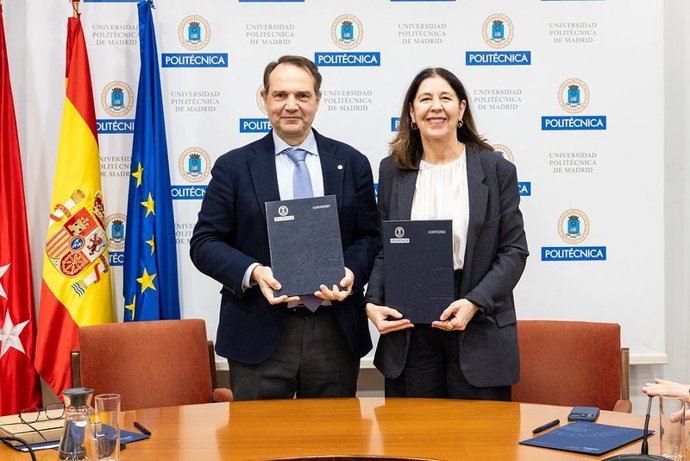 Óscar García Suárez, rector de la Universidad Politécnica de Madrid, y Yolanda Erburu, directora general de la Fundación Sanitas