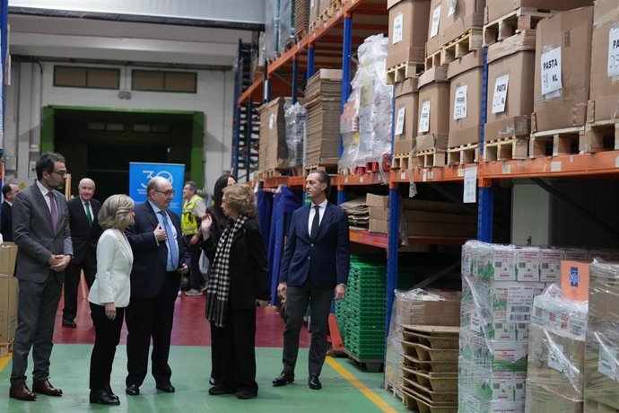 Doña Sofía visita las instalaciones de la Asociación Banco de Alimentos de Bizkaia