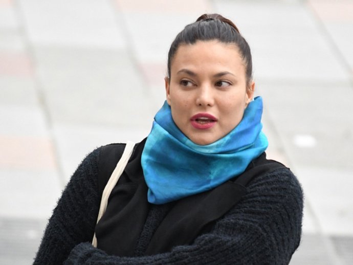 La actriz Elisa Mouliaá llega a los Juzgados de Plaza de Castilla para entregar su móvil al juez del ‘caso Errejón’, a 13 de marzo de 2025, en Madrid (España). Elisa Mouliaá entrega su móvil al juez Adolfo Carretero