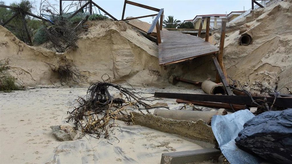 Efectos del temporal en El Portil.