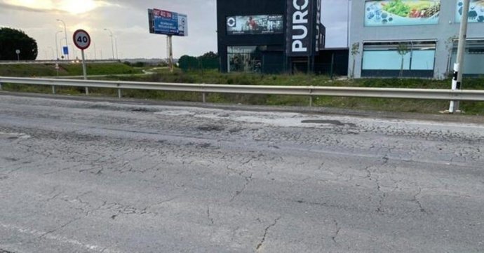 Carretera A-483, en La Palma del Condado (Hueva).