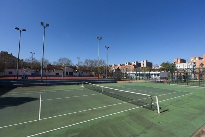 Exteriro del CD Entreflores en Sevilla Este