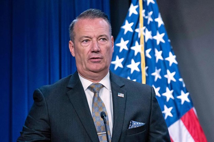 El director interino del Servicio de Control de Inmigración y Aduanas (ICE), Todd Lyons