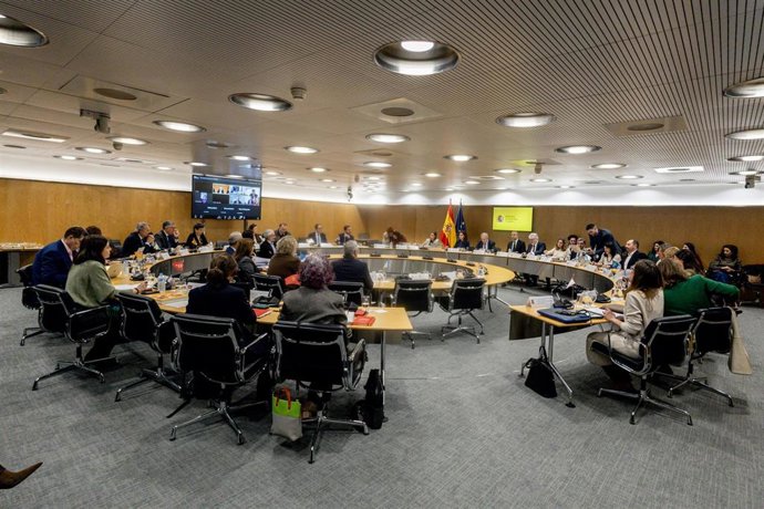 El ministro de Industria y Turismo, Jordi Hereu y la secretaria de Estado de Turismo, Rosario Sánchez, presiden la conferencia Sectorial de Turismo, a 10 de febrero de 2026, en Madrid (España). 