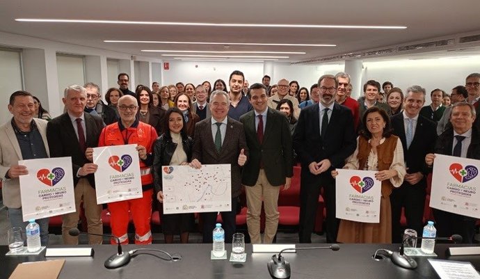 Presentación de la primera red de farmacias Cardio y Neuro Protegidas de España en Córdoba con el fin de ayudar a la prevención y detección precoz de enfermedades cardiovasculares o un ictus y contribuir a ofrecer una mejor y más rápida respuesta.