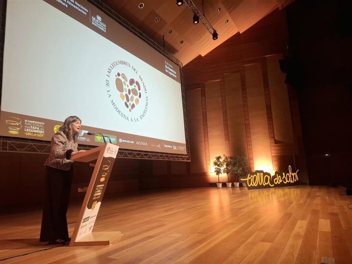 La rectora de la ULE, Nuria González, ha intervenido en el III Campeonato Nacional de Legumbres en Tapas.