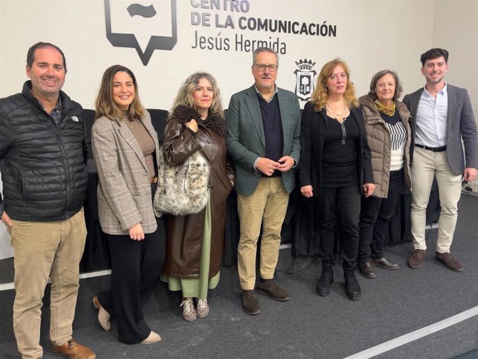Foto de familia de la mesa redonda titulada 'La radio en situaciones de emergencias'.