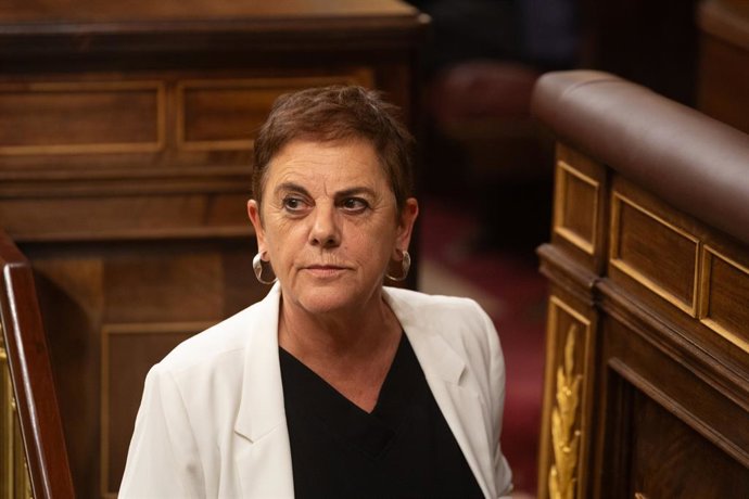 Archivo - Arquivo - A porta-voz do EH Bildu no Congresso, Mertxe Aizpurua, durante uma sessão plenária, no Congresso dos Deputados, em 7 de outubro de 2025, em Madri (Espanha). O Plenário do Congresso debate e vota hoje a Iniciativa Legislativa Popular (I