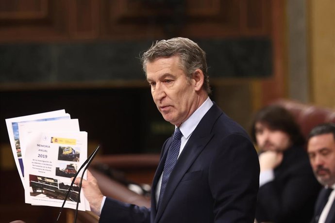 El presidente del Partido Popular, Alberto Núñez Feijóo, en una sesión de control al Gobierno , en el Congreso de los Diputados, a 11 de febrero de 2026, en Madrid (España). 