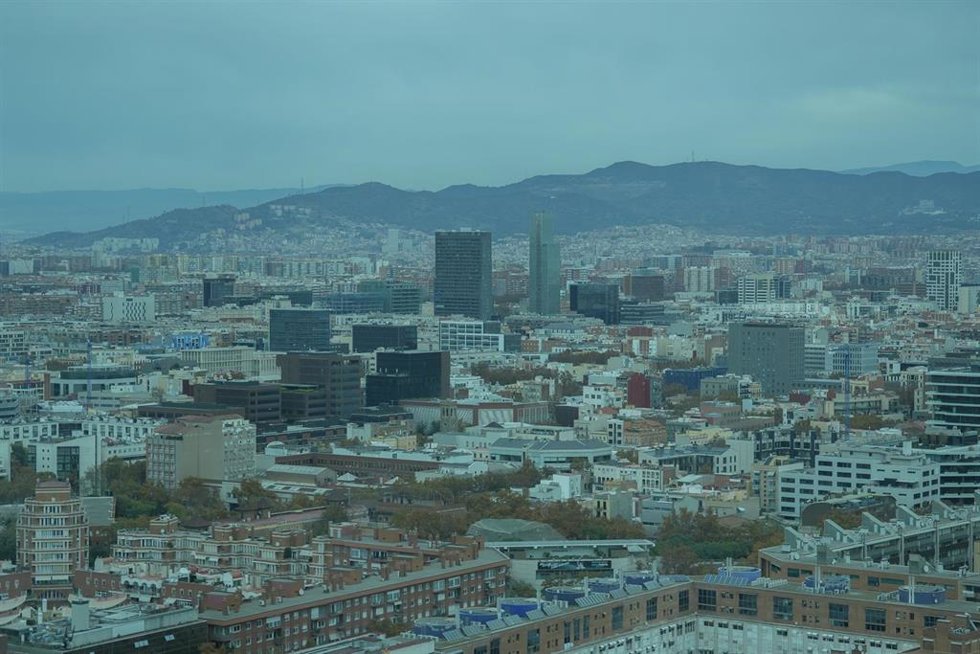 Archivo - Vistas del skyline de la zona Diagonal Mar - Frum, desde el Hotel Arts de Barcelona.