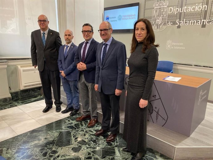 La Diputación de Salamanca cede un espacio en el barrio de San José para la clínica veterinaria de la futura facultad.