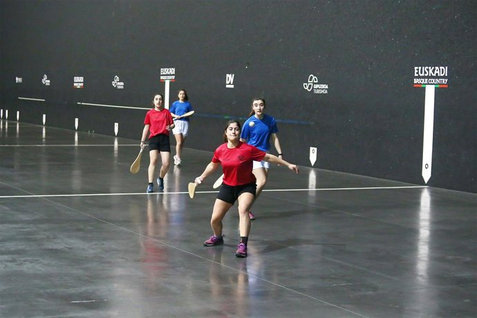 Archivo - EHUren Campus arteko Kirol Txapelketak 500dik gora ikasle bilduko ditu Donostian