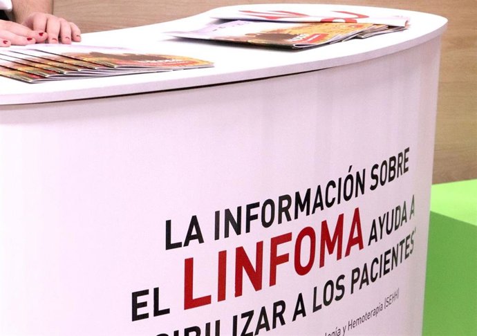 Punto informativo interactivo sobre linfomas en el Macarena