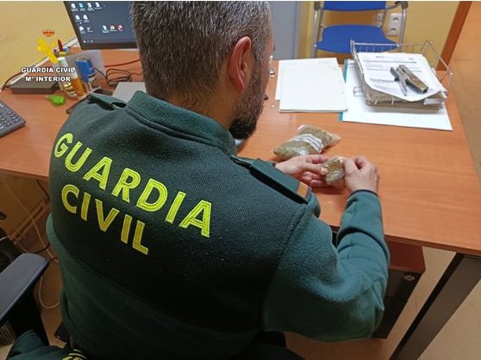 Detenido en Tordesillas (Valladolid) en posesión de casi 90 gramos de drogas y una pistola de gas comprimido