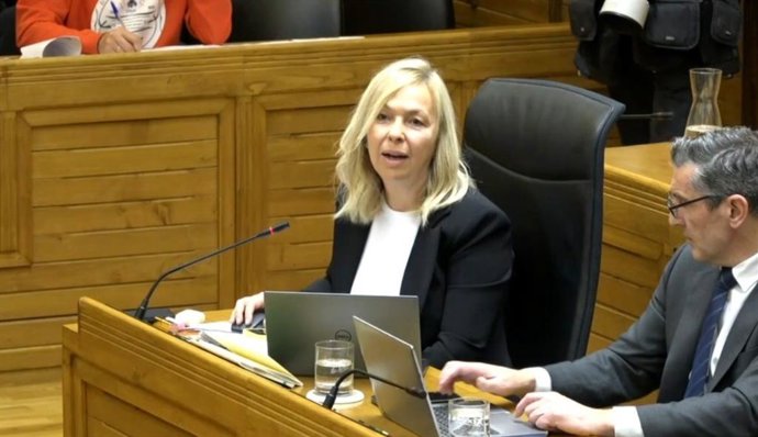 La portavoz Grupo Municipal de Vox en el Ayuntamiento de Gijón, Sara Álvarez Rouco, interviene en el Pleno Municipal gijonés.