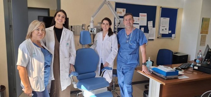 Axarquía invierte más de 300.000 euros en equipamiento para el hospital y sus centros de salud