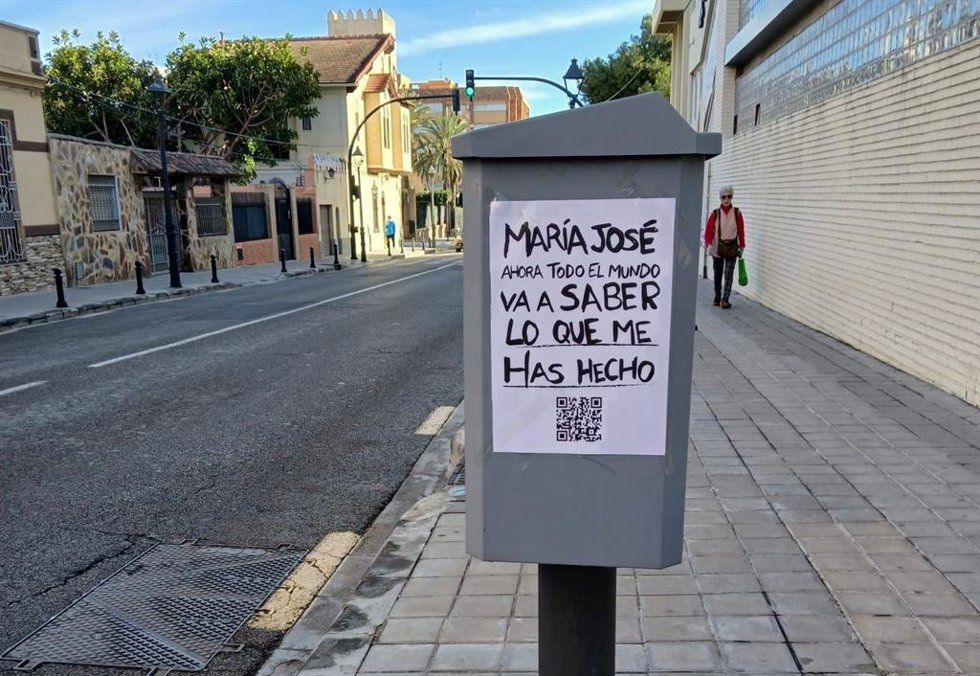 Compromís lanza una campaña en los barrios para denunciar "el deterioro acelerado del transporte público"
