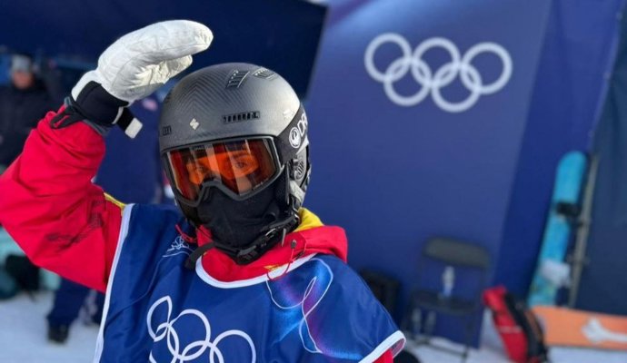 La 'rider' española Queralt Castellet en la prueba de halfpipe femenino de los Juegos Olímpicos de Invierno de Milán-Cortina 2026