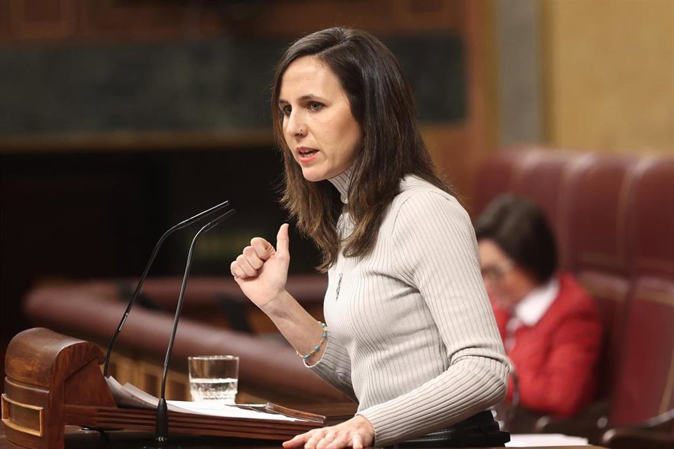 La secretaria general de Podemos, Ione Belarra, en una sesión de control al Gobierno , en el Congreso de los Diputados, a 11 de febrero de 2026, en Madrid (España). El pleno acoge el primer cara a cara del año entre el líder de la oposición y el preside