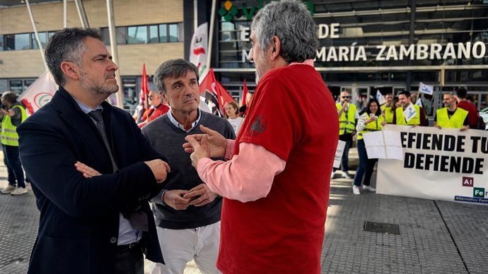 El vicesecretario de Málaga Productiva del PP malagueño, Carlos Conde, junto con el coordinador de Electoral y concejal de Seguridad en el Consistorio malagueño, Avelino Barrionuevo
