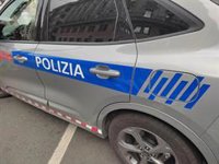 Buscan a un hombre que escapó por la ventana tras haber encerrado a su mujer e hijas en su casa de Bilbao