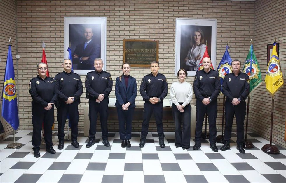 Miembros de la Dirección General de Seguridad y Protección Ciudadana del Ejecutivo regional se reúnen con responsables de la Escuela Nacional de Policía en Ávila