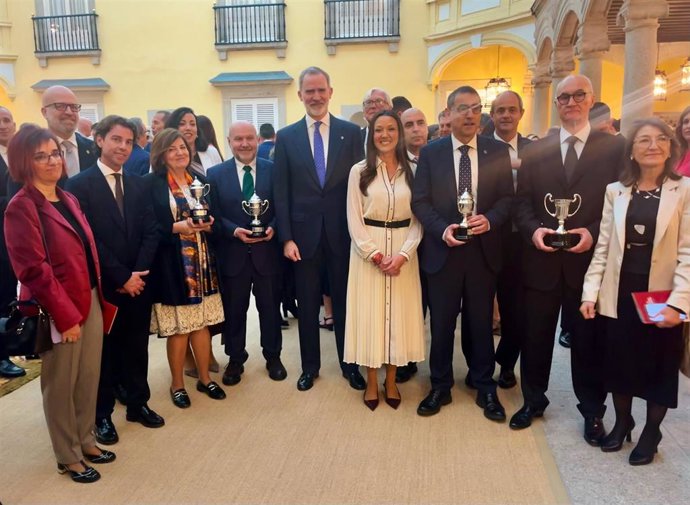Algunos de los galardonados en los Premios Nacionales del Deporte con Su Majestad el Rey