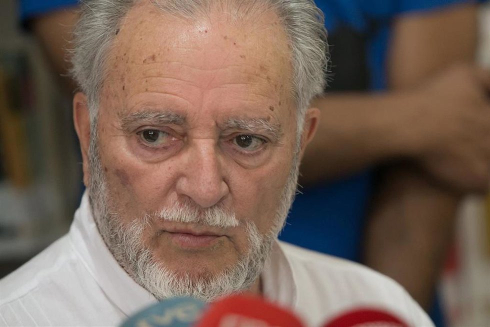 Archivo - Julio Anguita, en una foto de archivo de Europa Press