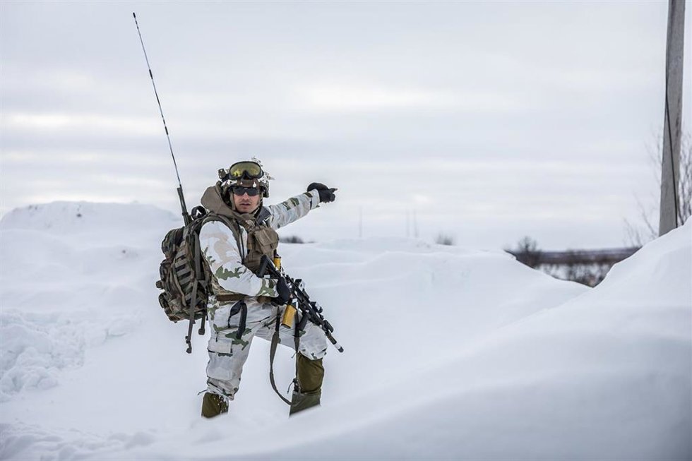 Archivo - Soldado del Grupo de Batalla 'Estrella Nórdica' cerca de Masi, Noruega. 8 de marzo de 2024.