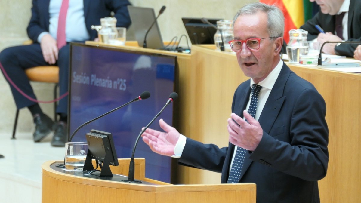 Olarte (PP):  Con el nuevo edificio tendremos Medicina, las 150 plazas de Enfermería y otros grados si ANECA lo permite 