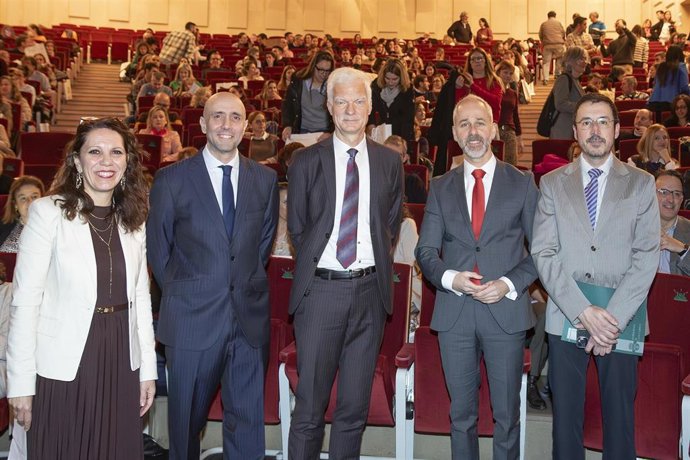 Inauguración del Simposio de Evaluación Educativa en el Palacio de Festivales