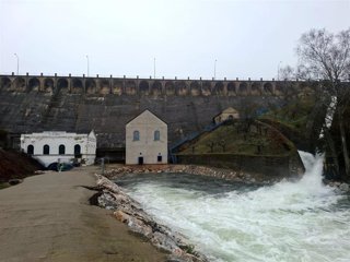 Presa de Villameca, en León, donde la CHD realiza desembalse debido al incremento del caudal del río Tuerto.